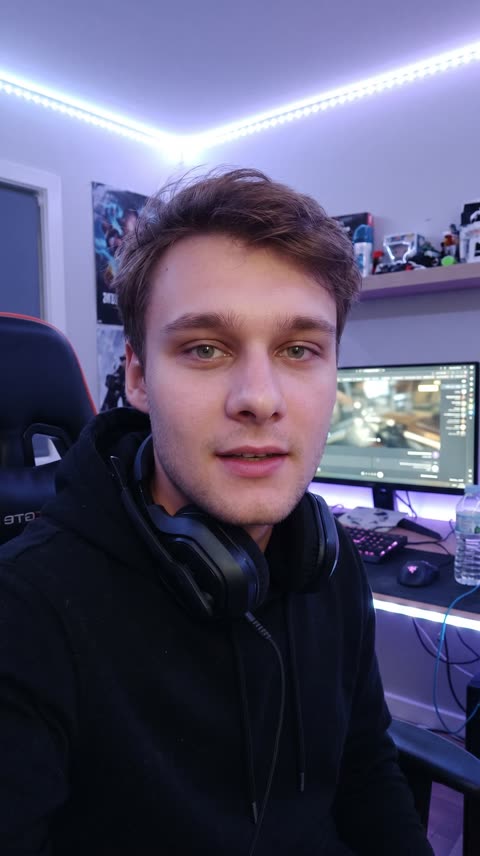 Тёма, 23